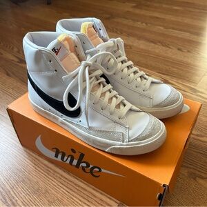 Nike W blazer mid 77’